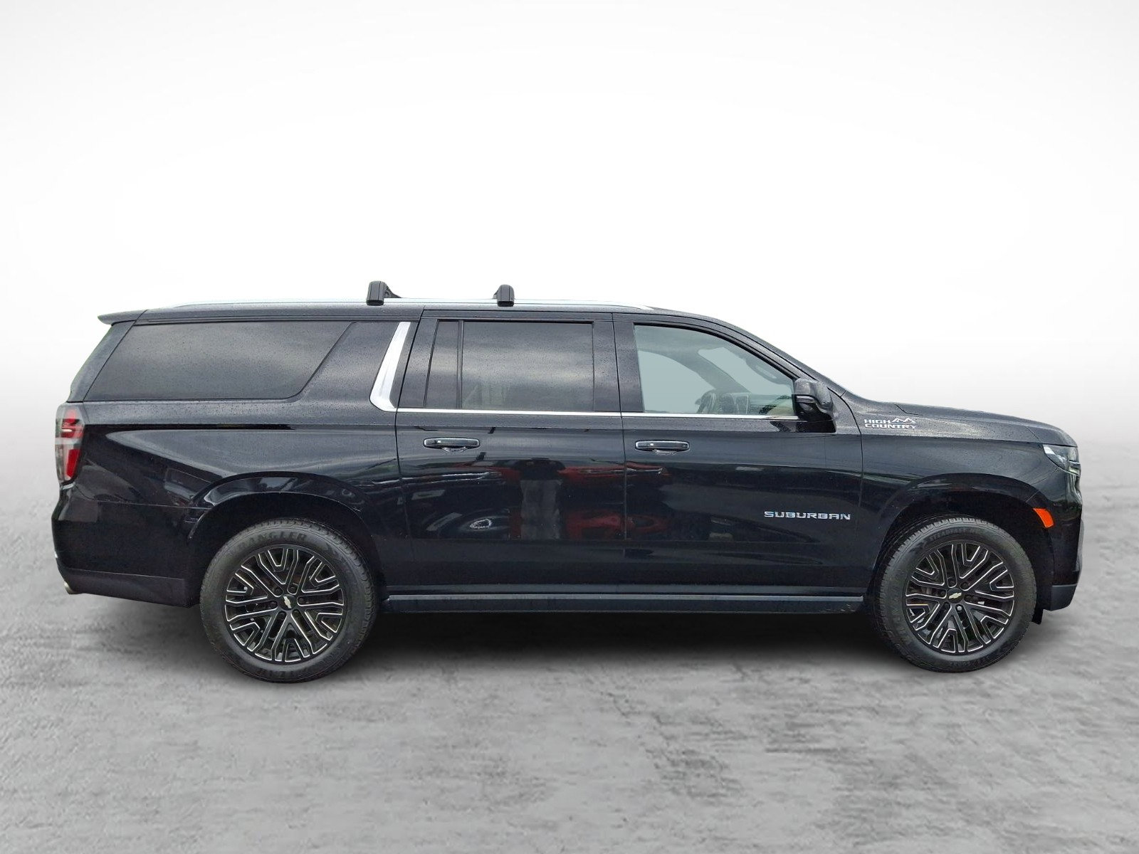 Used 2021 Chevrolet Suburban High Country w/ Premium Package AWD/4WD image 7