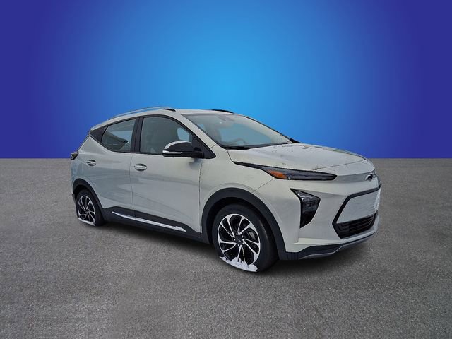 New 2023 Chevrolet Bolt EUV Premier FWD image 2