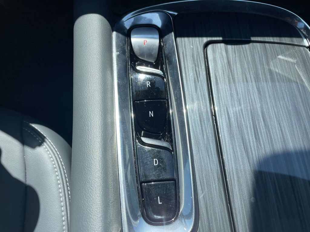 Used 2024 Buick Enclave Essence w/ Sport Touring Edition AWD/4WD image 31