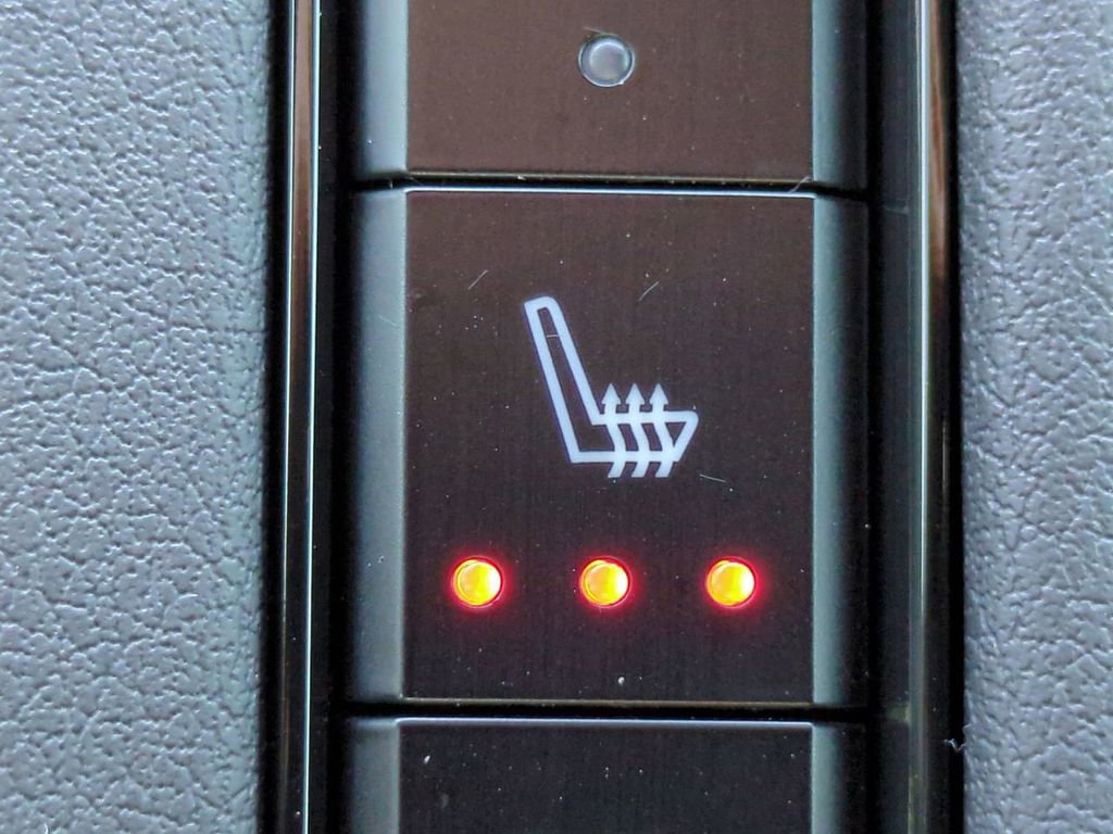 Used 2021 Chevrolet Corvette Stingray Preferred Cpe w/ Chrome Exterior Badge Package image 21