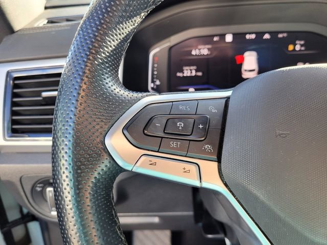 Used 2022 Volkswagen Atlas Cross Sport SEL R-Line AWD/4WD image 24