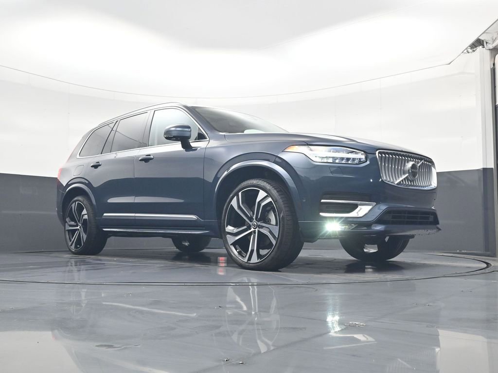 Used 2024 Volvo XC90 B6 Ultimate w/ Lounge Package image 8