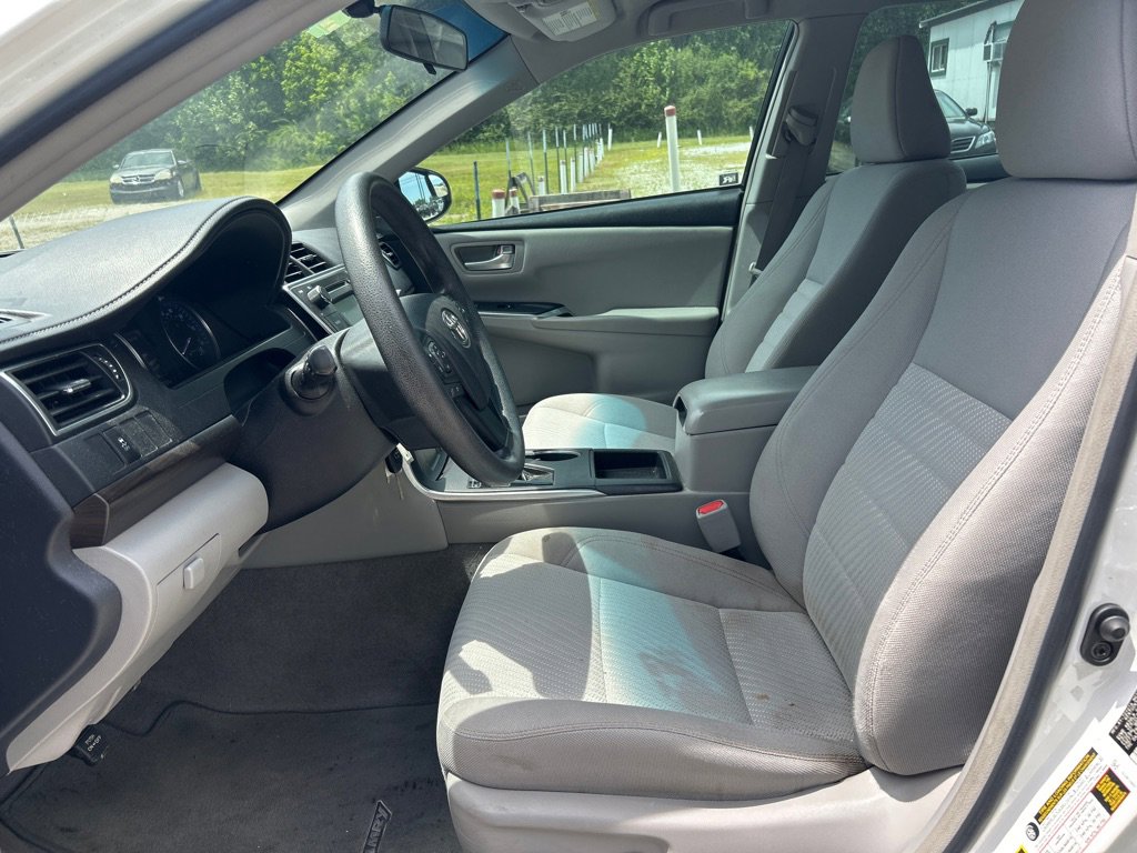 Used 2017 Toyota Camry LE FWD image 8