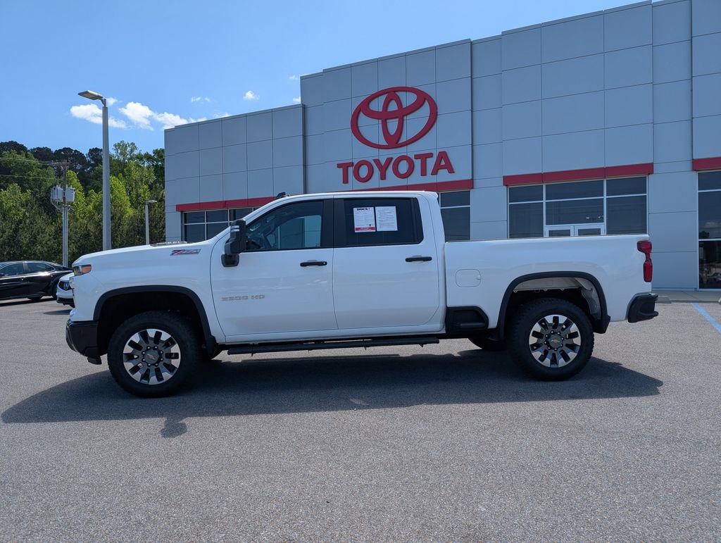 Used 2025 Chevrolet Silverado 2500 Custom w/ Custom Value Package image 2