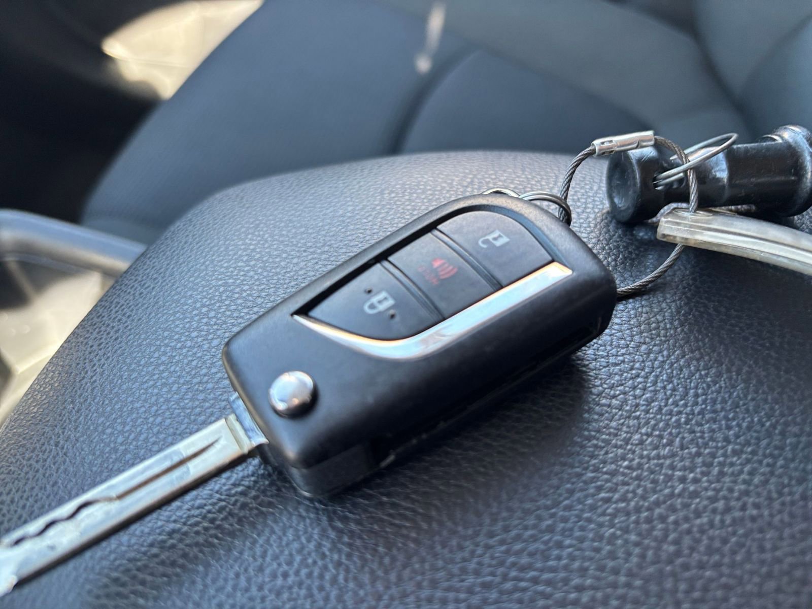 Used 2025 Toyota RAV4 LE image 22