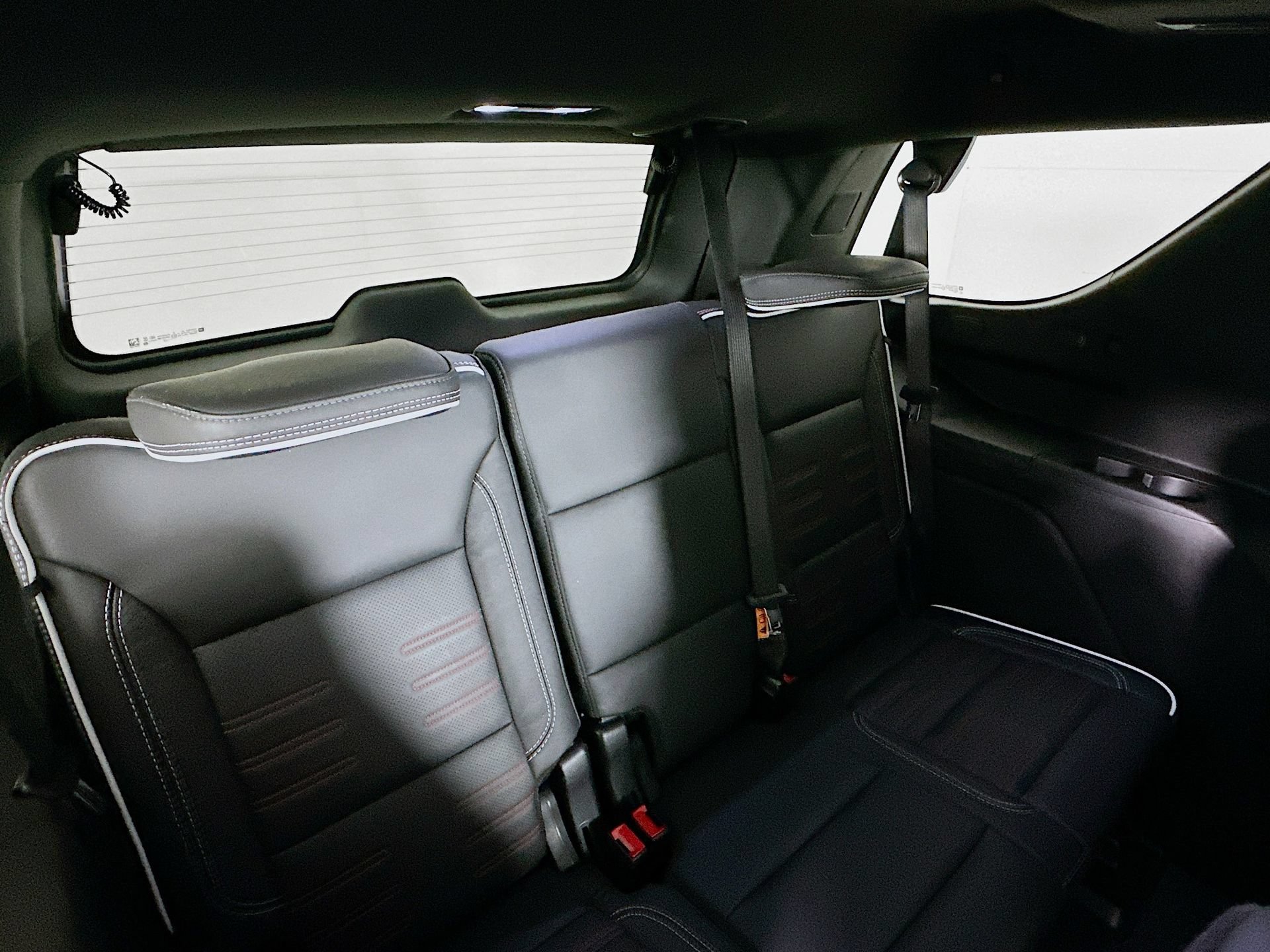 Used 2025 GMC Yukon AT4 Ultimate AWD/4WD image 29