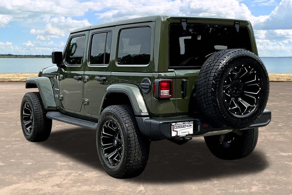 Used 2022 Jeep Wrangler Unlimited Sahara AWD/4WD image 5