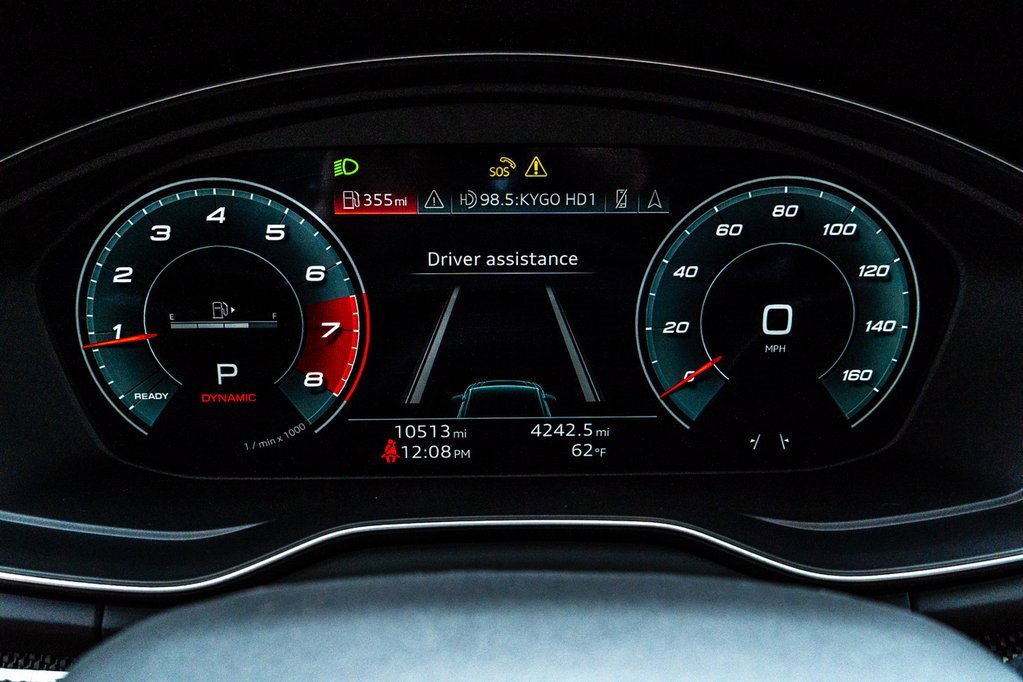 Used 2025 Audi SQ5 Premium Plus w/ Premium Plus Package image 15