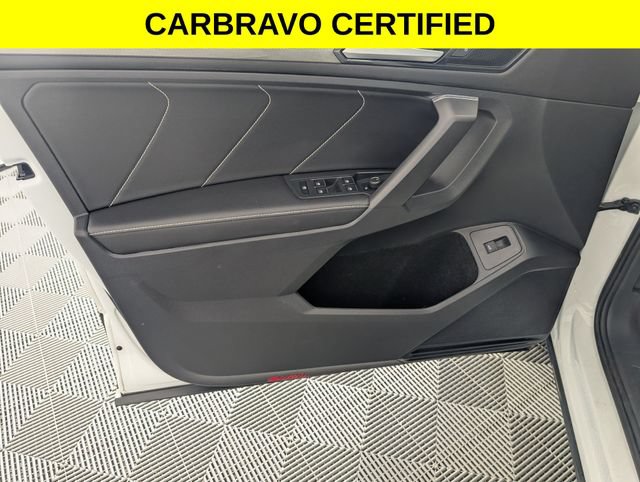 Used 2022 Volkswagen Tiguan SE AWD/4WD image 10