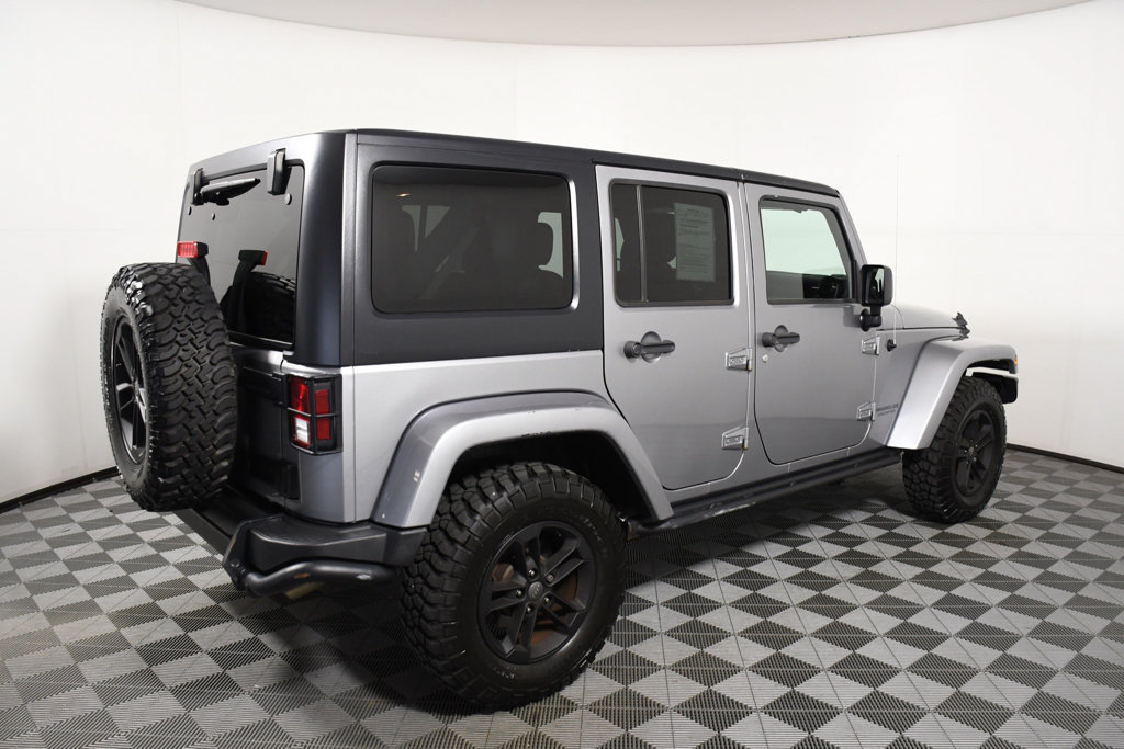 Used 2017 Jeep Wrangler Unlimited Sahara AWD/4WD image 7