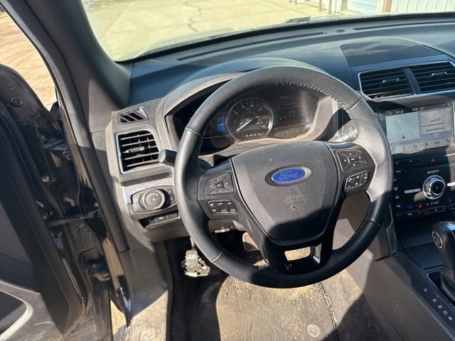 Used 2019 Ford Explorer Limited w/ Class III Trailer Tow Package image 13