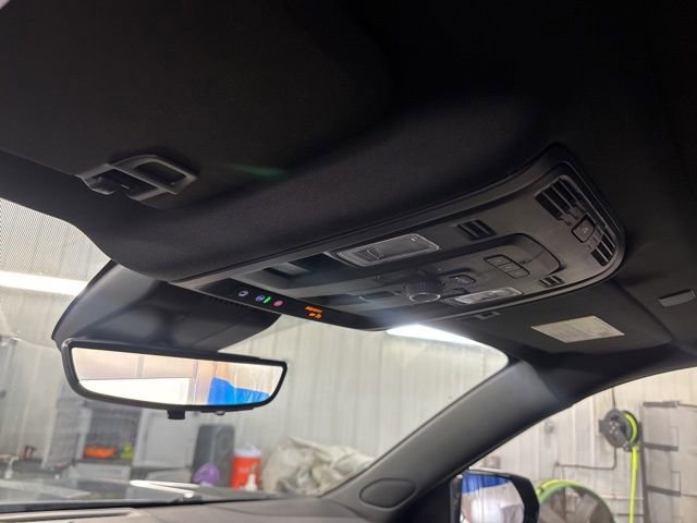 Used 2023 GMC Yukon XL Denali Ultimate image 33