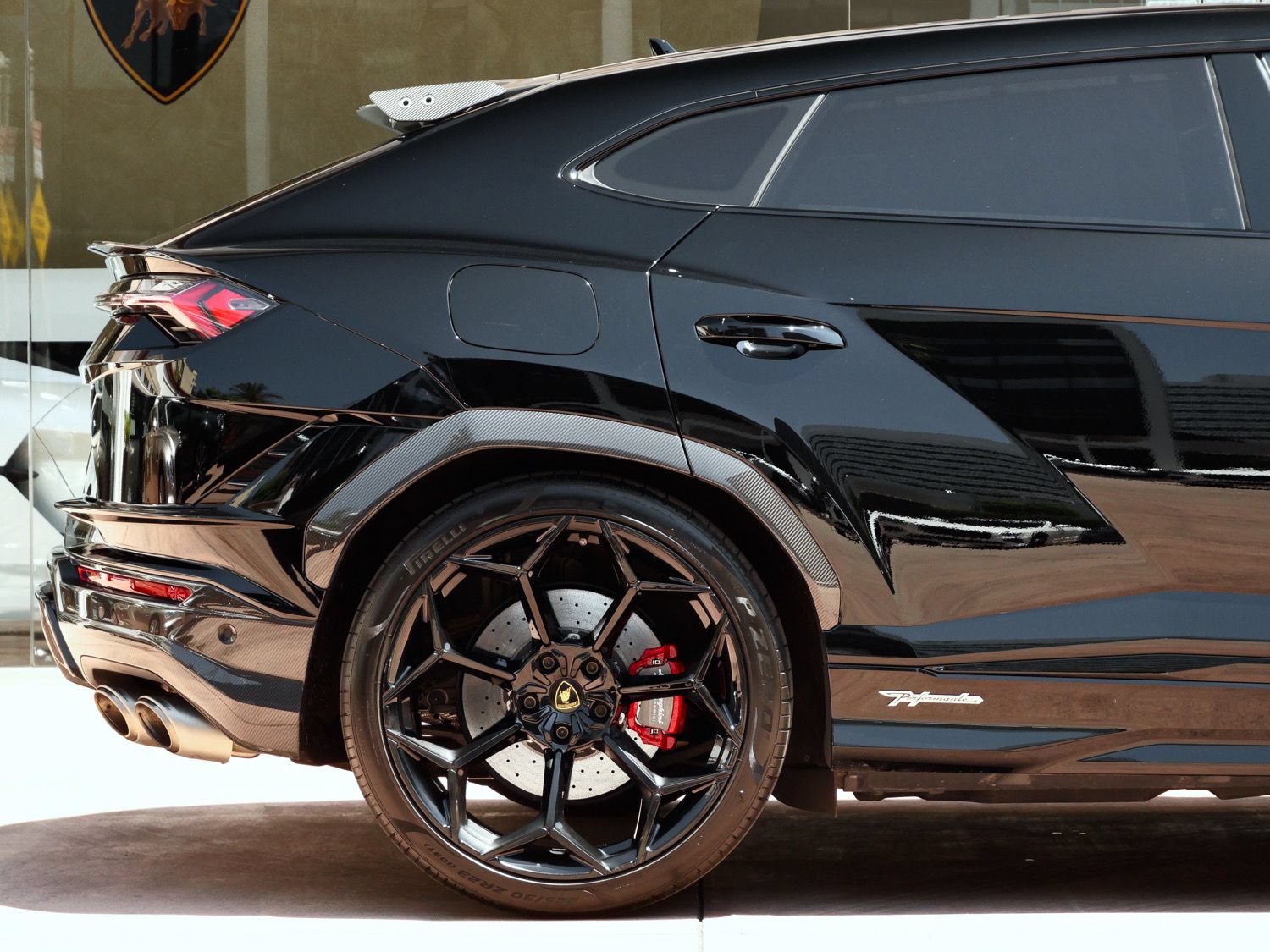 Used 2024 Lamborghini Urus Performante AWD/4WD image 31