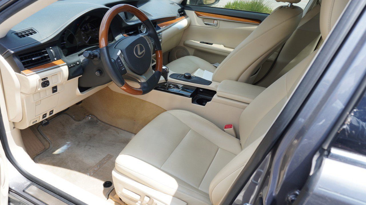 Used 2013 Lexus ES 300h w/ Premium Pkg FWD image 7