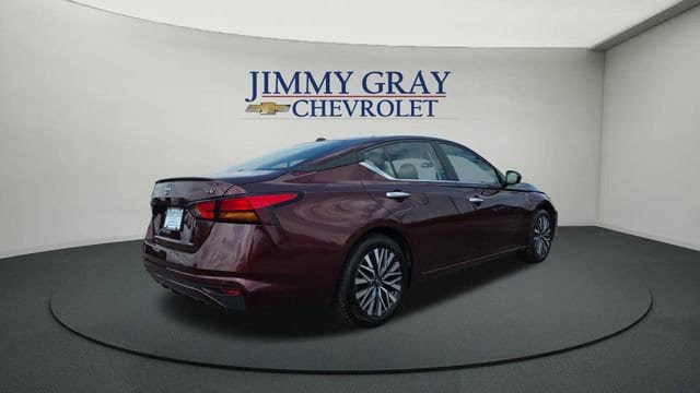 Used 2024 Nissan Altima 2.5 SV image 5