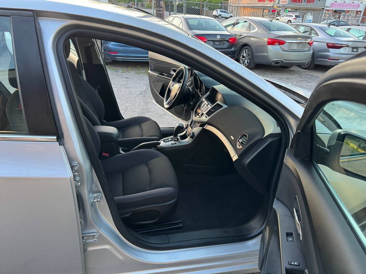 Used 2015 Chevrolet Cruze LT FWD image 18