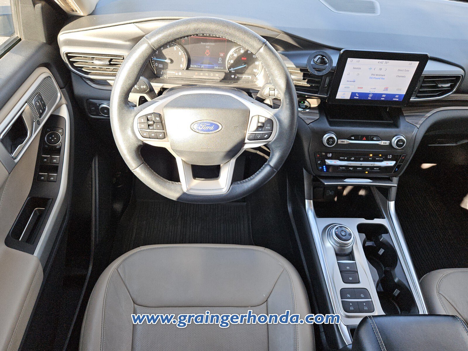 Used 2020 Ford Explorer Limited w/ Class III Trailer Tow Package RWD image 12
