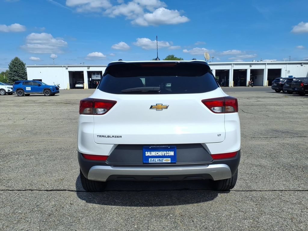 Used 2023 Chevrolet TrailBlazer LT FWD image 6