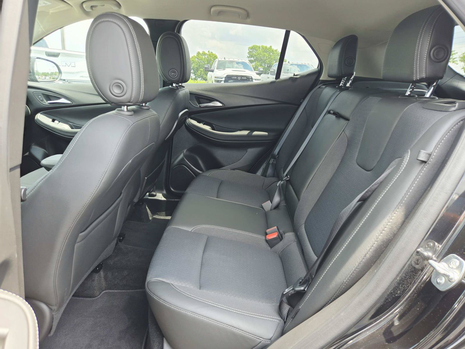 Used 2025 Buick Encore GX Preferred w/ Comfort Package AWD/4WD image 13