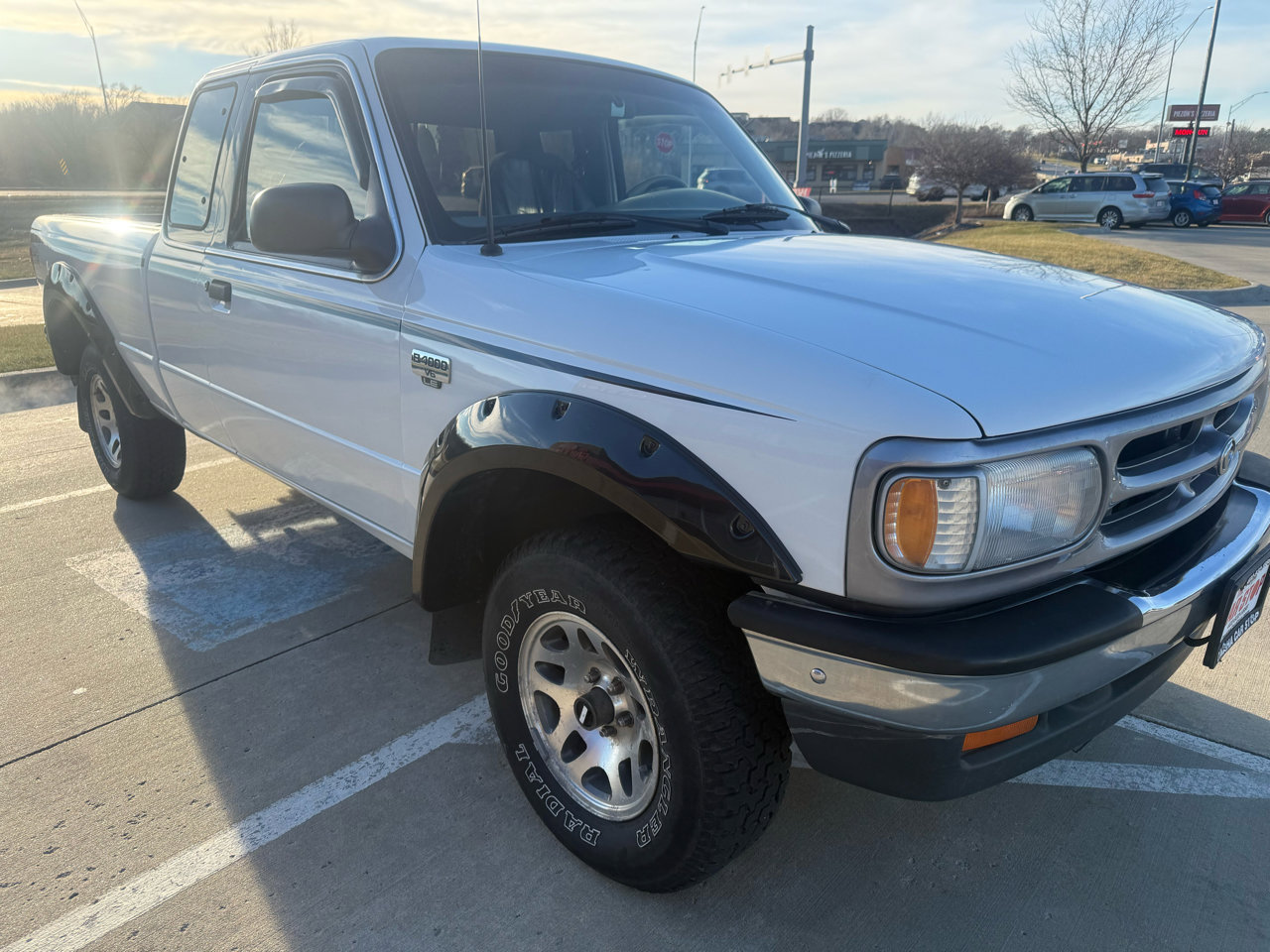 Used 1996 MAZDA B-Series Pickup 4x4 Cab Plus B4000 image 4
