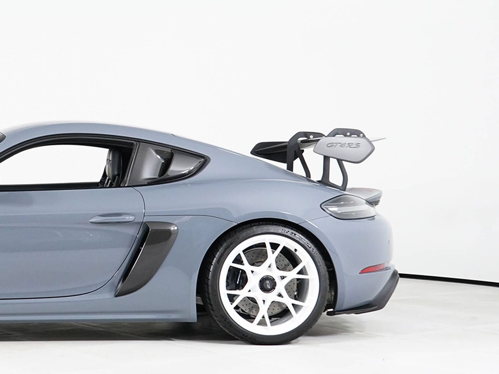 Used 2023 Porsche 718 Cayman GT4 RS RWD image 13