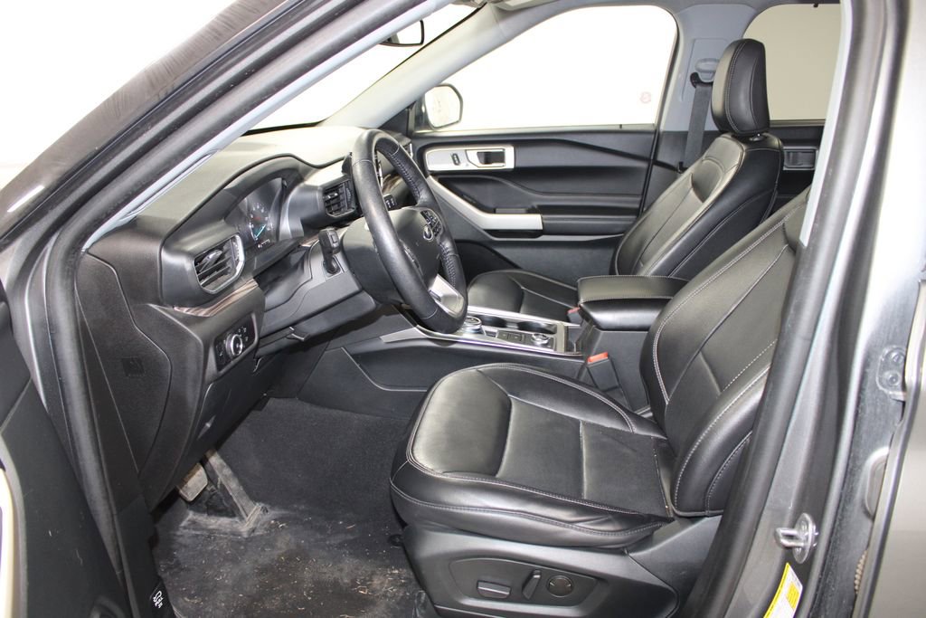 Used 2023 Ford Explorer Limited image 17