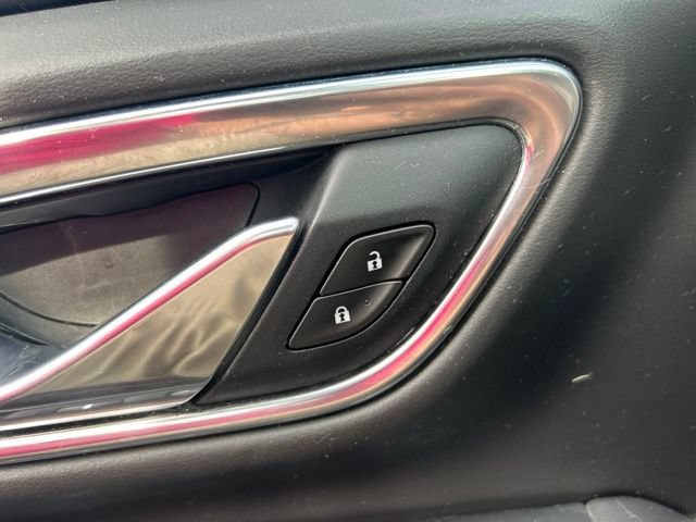Used 2021 Chevrolet Suburban Premier w/ Premium Package RWD image 17