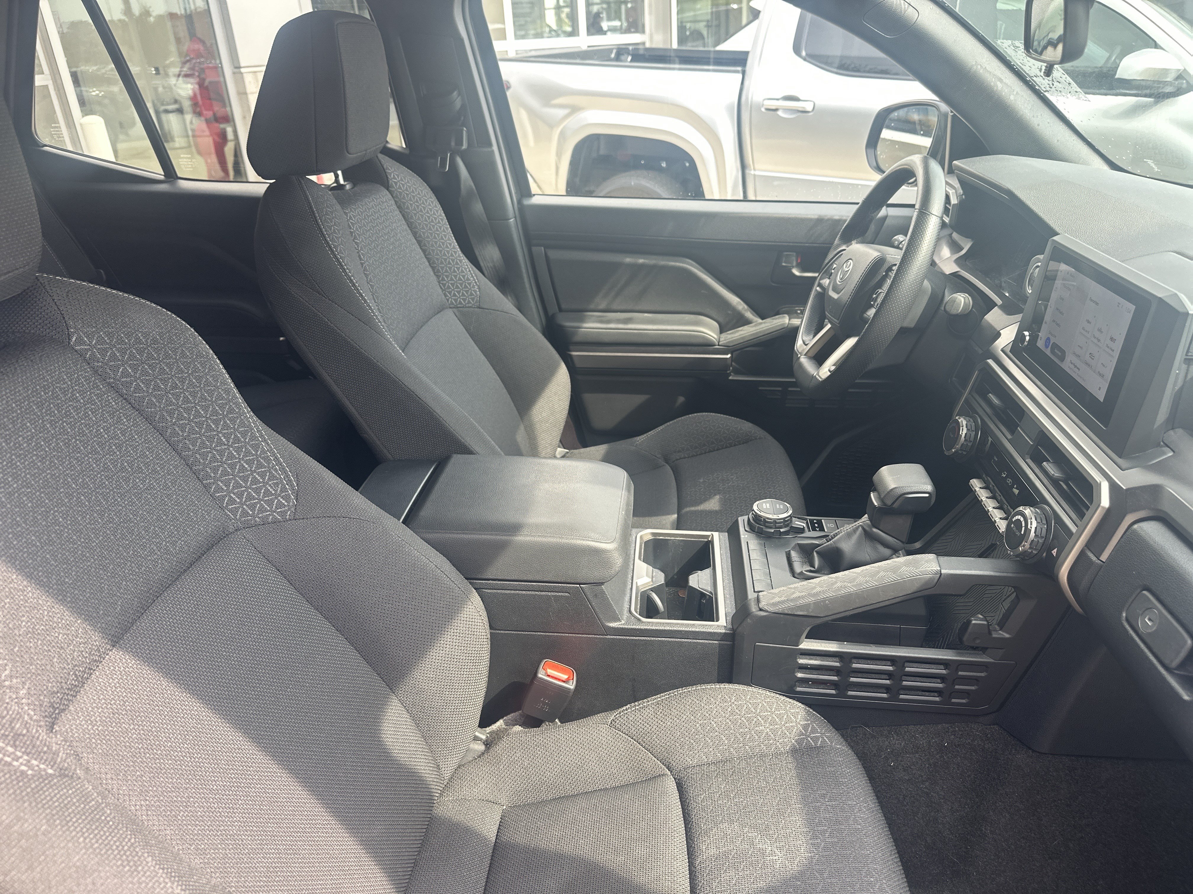 Used 2025 Toyota 4Runner SR5 AWD/4WD image 27
