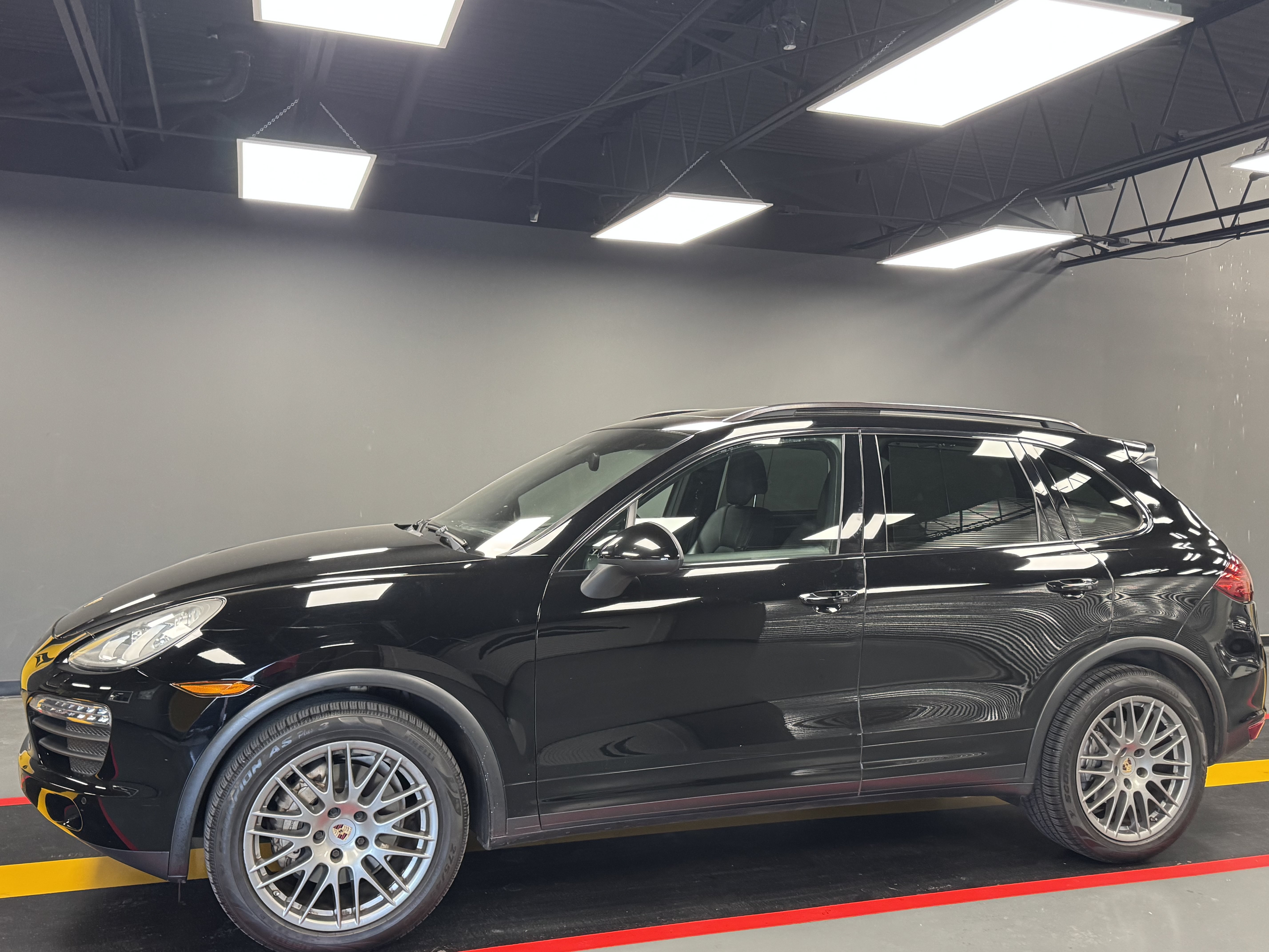 Used 2014 Porsche Cayenne S AWD/4WD image 2