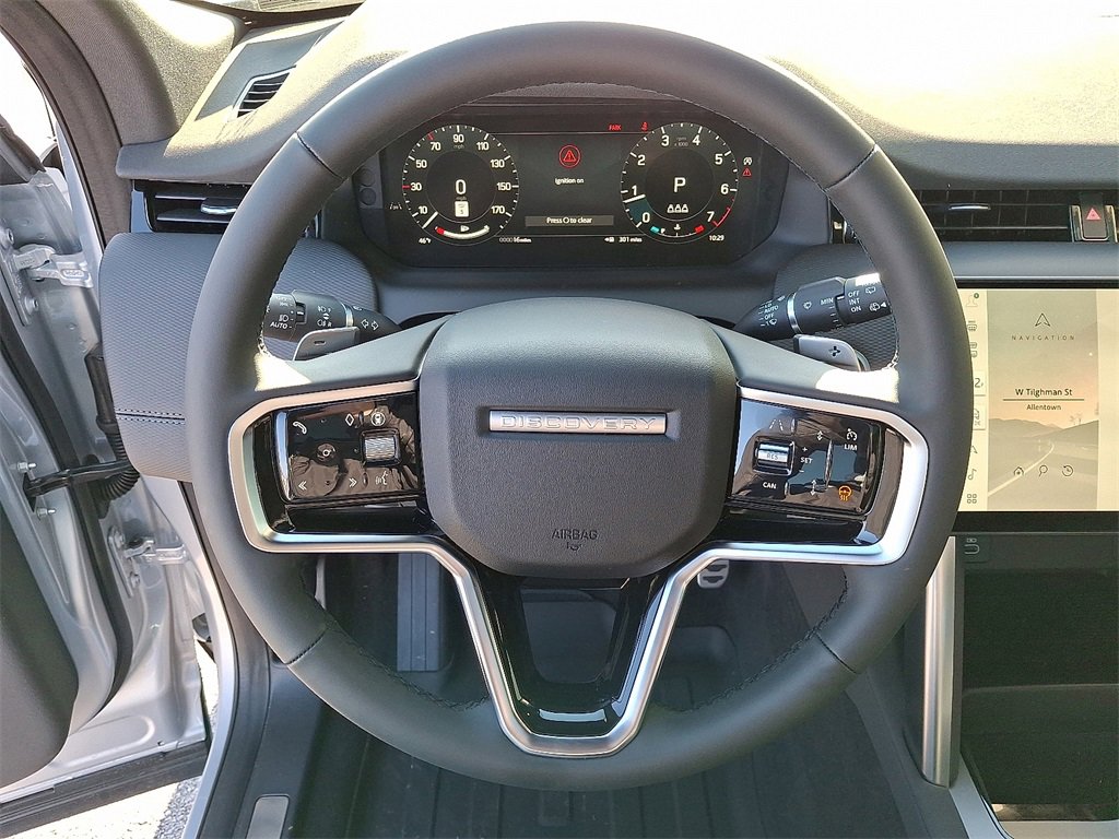 New 2025 Land Rover Discovery Sport Dynamic SE image 11