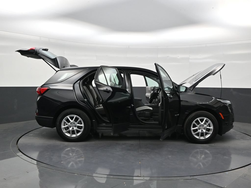 Used 2024 Chevrolet Equinox LS FWD image 29