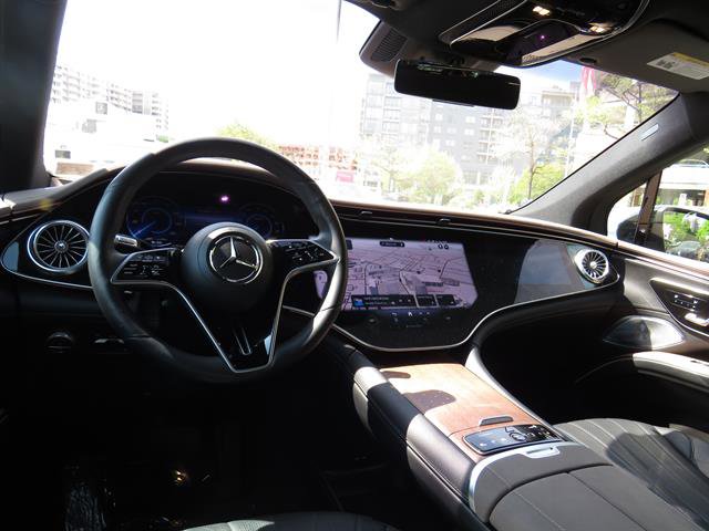 Certified 2023 Mercedes-Benz EQS 580 4MATIC SUV w/ Pinnacle Trim Package image 15