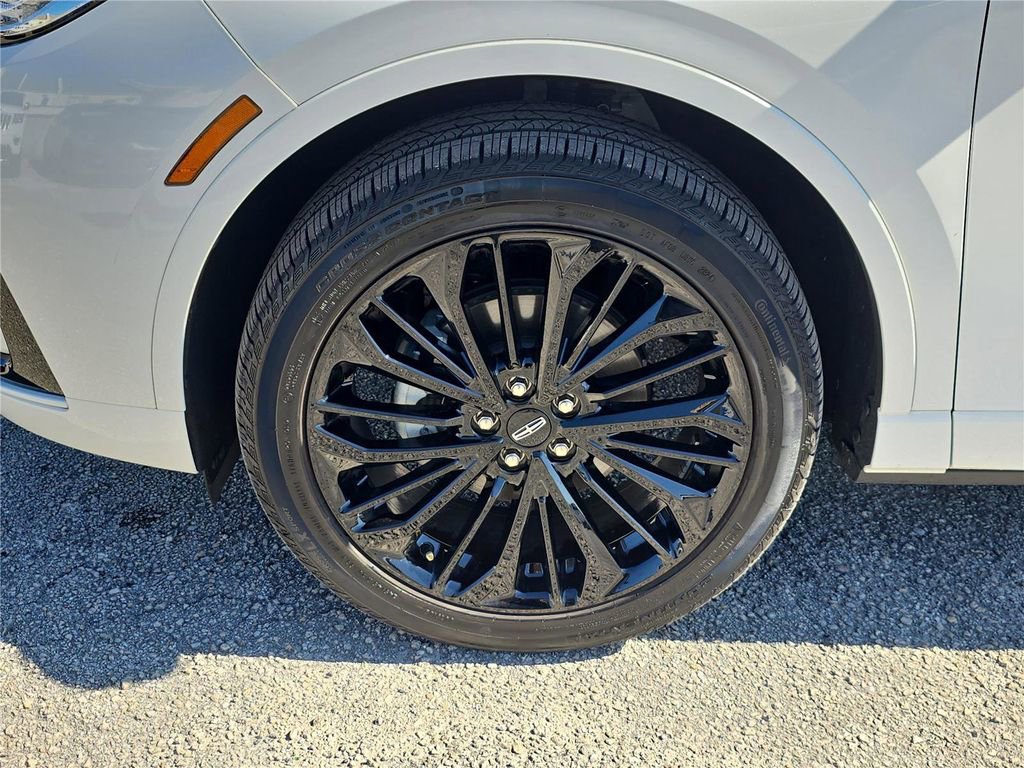 Used 2025 Lincoln Corsair Reserve w/ Jet Appearance Package image 11