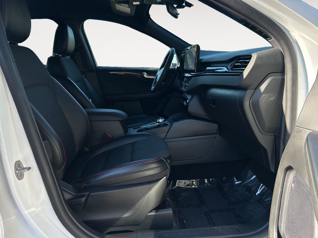 Used 2023 Ford Escape ST-Line w/ Tech Pack #1 image 11