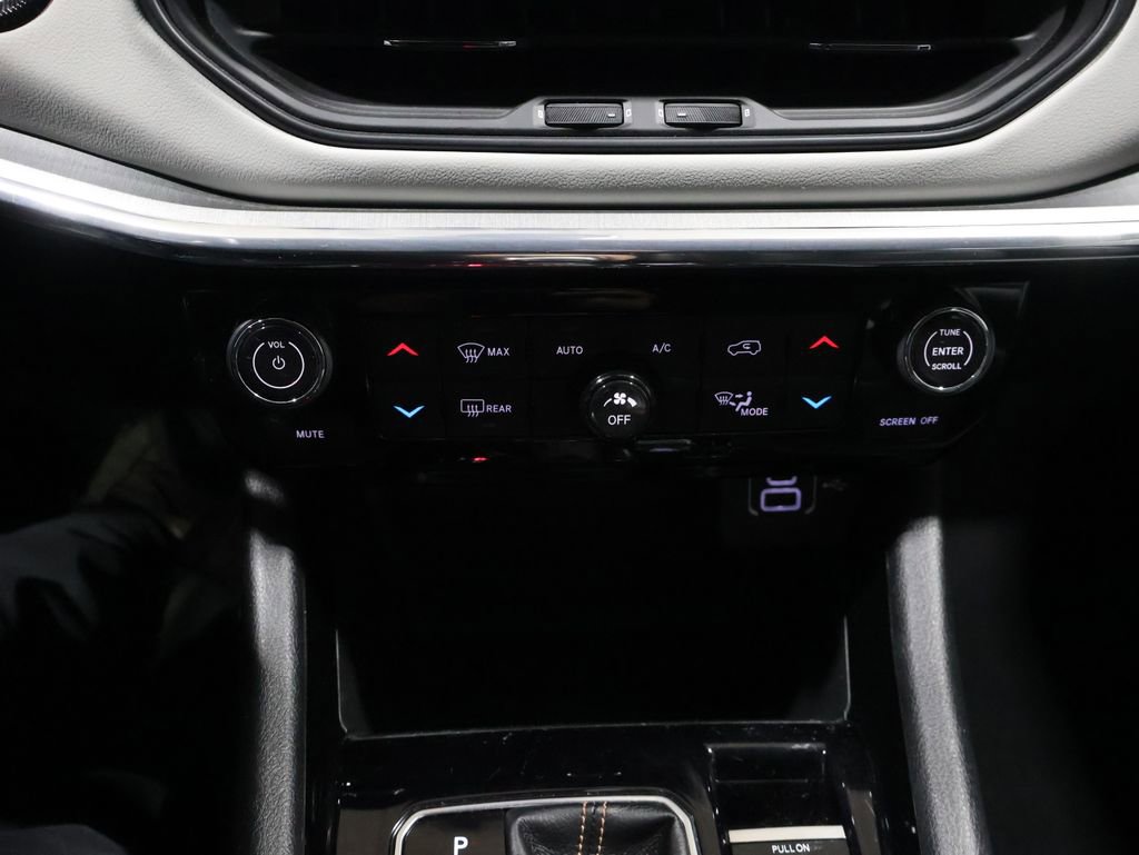 Used 2022 Jeep Compass Limited image 27