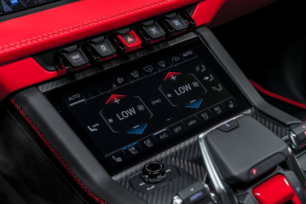 Used 2025 Lamborghini Urus S AWD/4WD image 30
