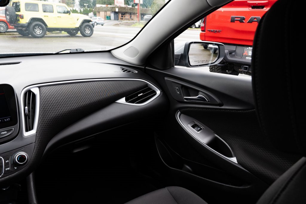 Used 2023 Chevrolet Malibu LT image 10