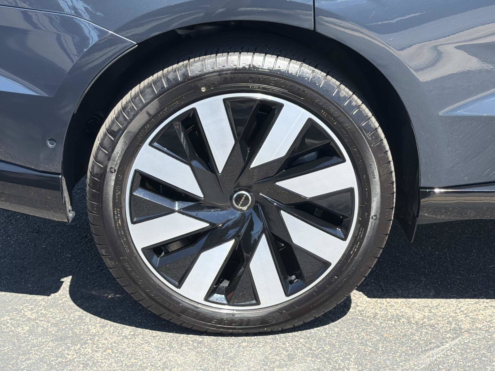 Certified 2025 Volvo EX90 Plus AWD/4WD image 27