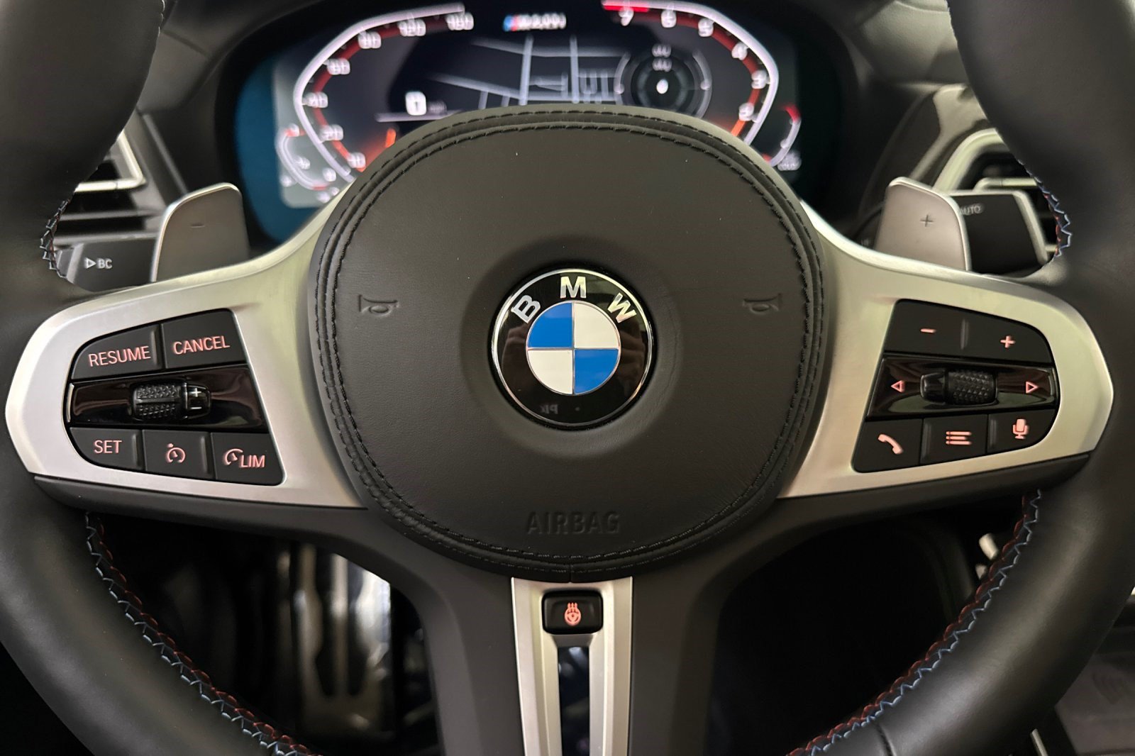 Certified 2025 BMW X4 M40i w/ Premium Package AWD/4WD image 16
