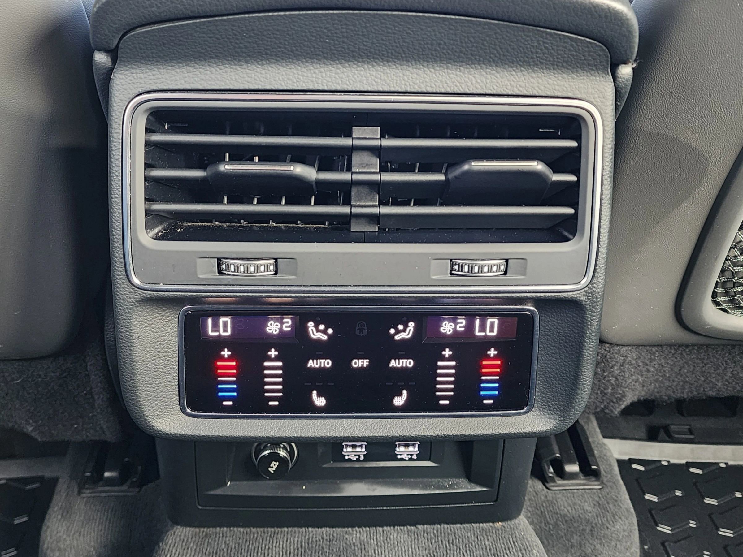 Used 2020 Audi Q8 Premium Plus w/ Premium Plus Package image 23