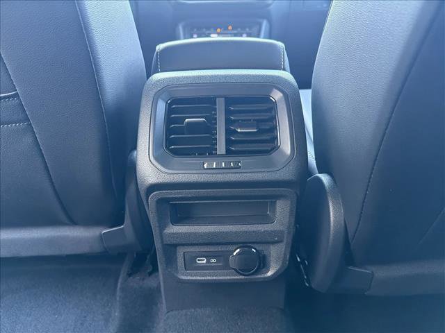 Used 2024 Volkswagen Tiguan SE image 23