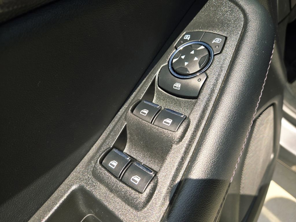 Used 2024 Ford Edge SEL AWD/4WD image 32