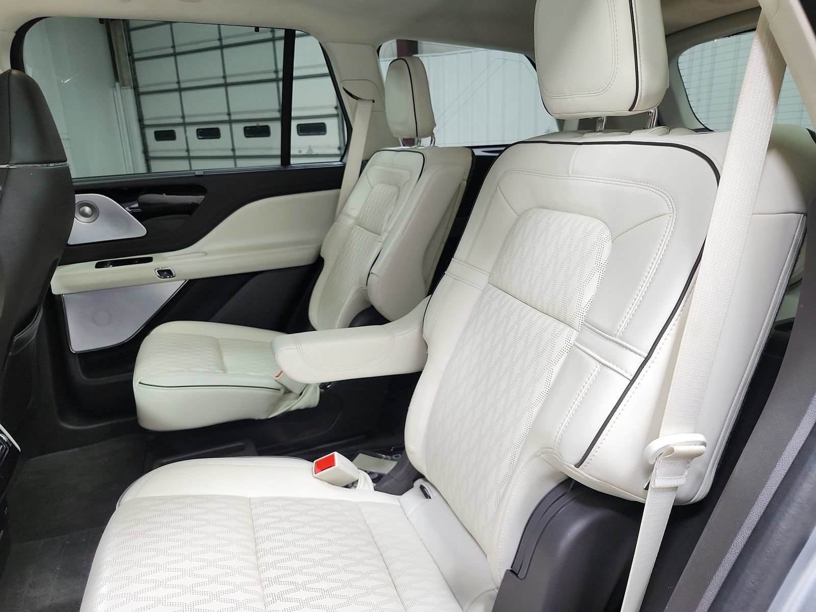 Used 2024 Lincoln Aviator Black Label w/ Jet Package AWD/4WD image 11