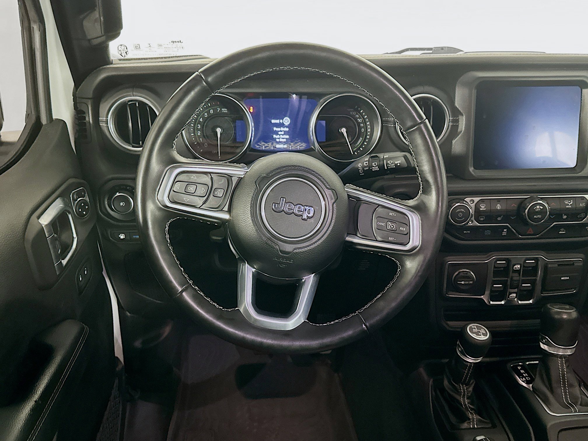 Used 2022 Jeep Wrangler Sahara w/ Cold Weather Group image 17