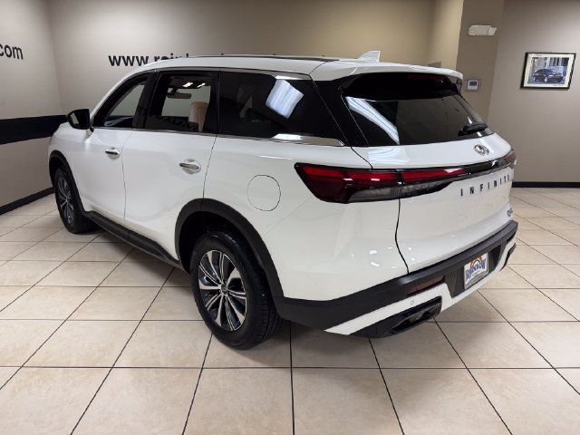 Used 2025 INFINITI QX60 Pure FWD image 4