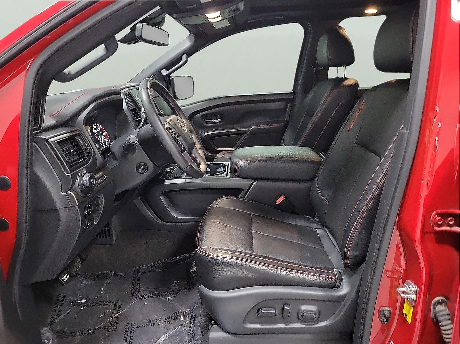 Used 2021 Nissan Titan PRO-4X w/ Pro-4x Convenience Package AWD/4WD image 13