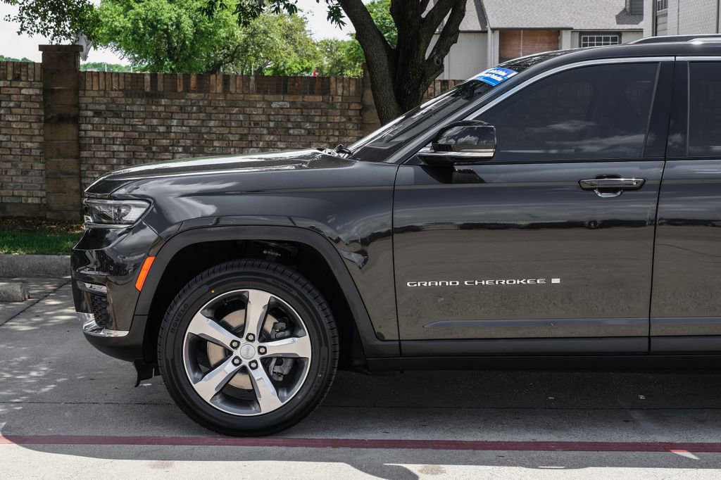 Used 2022 Jeep Grand Cherokee L Limited RWD image 22
