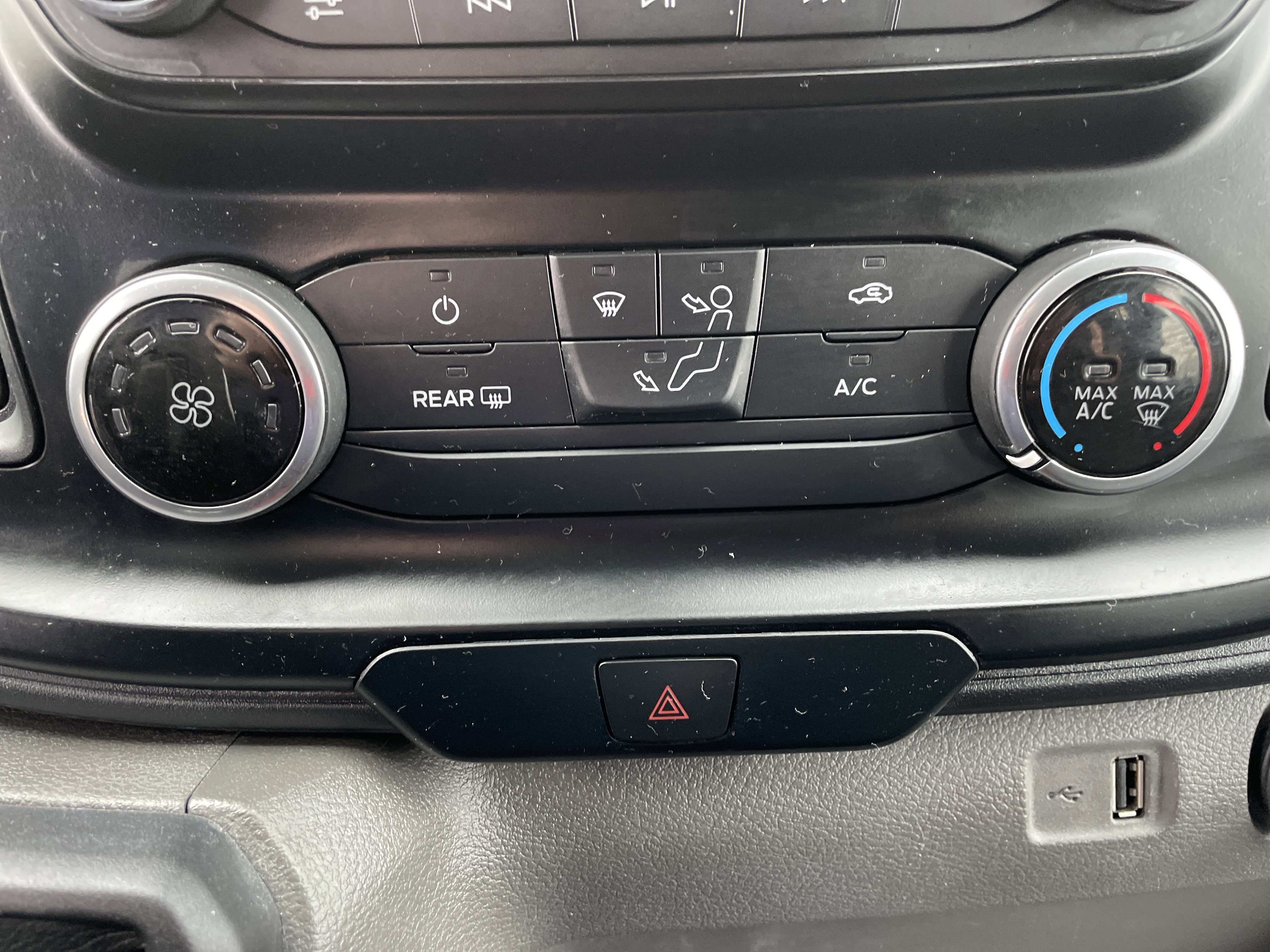 Used 2024 Ford Transit 250 Low Roof w/ Exterior Upgrade Package image 29