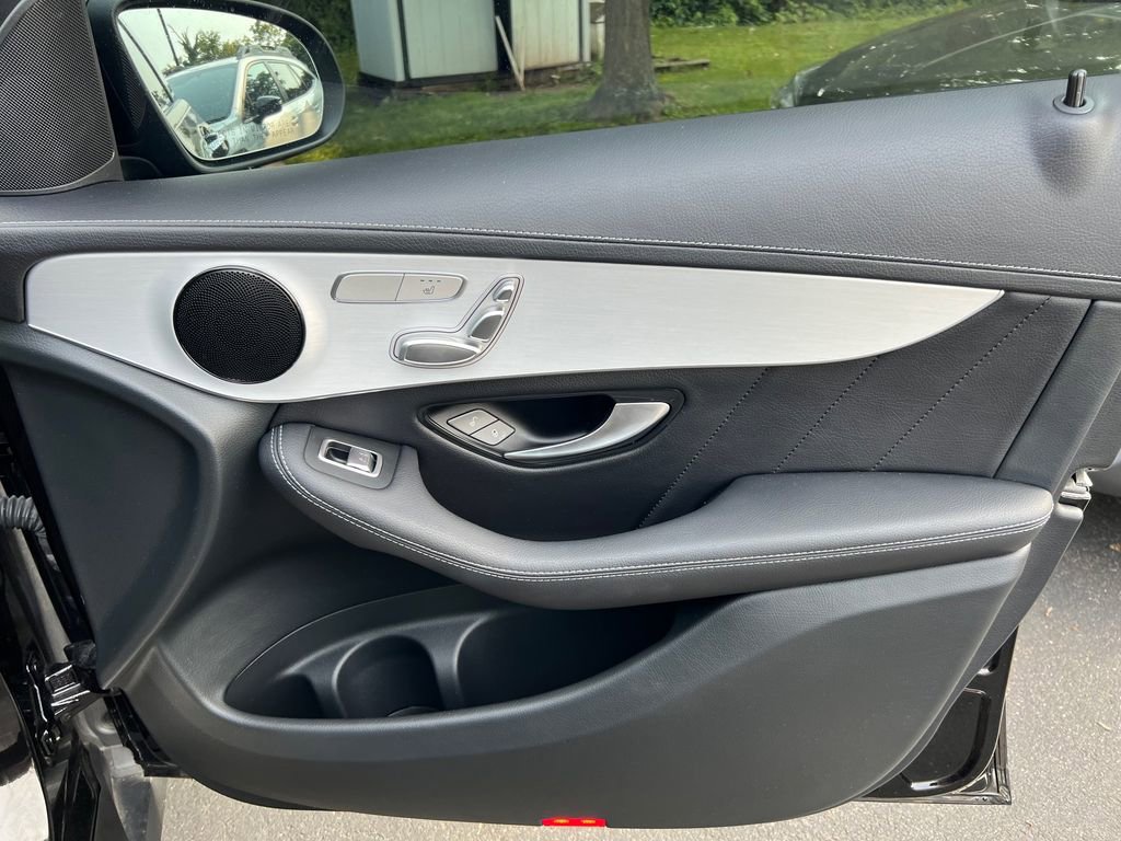 Used 2022 Mercedes-Benz GLC 300 4MATIC Coupe image 32