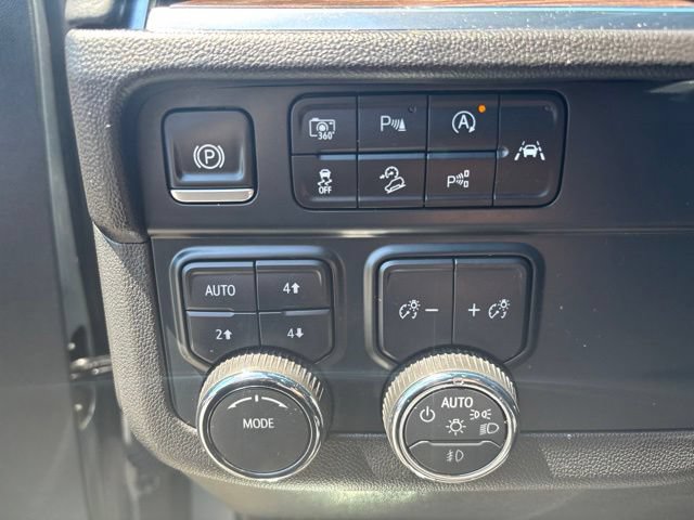 Used 2025 Chevrolet Tahoe Z71 AWD/4WD image 15